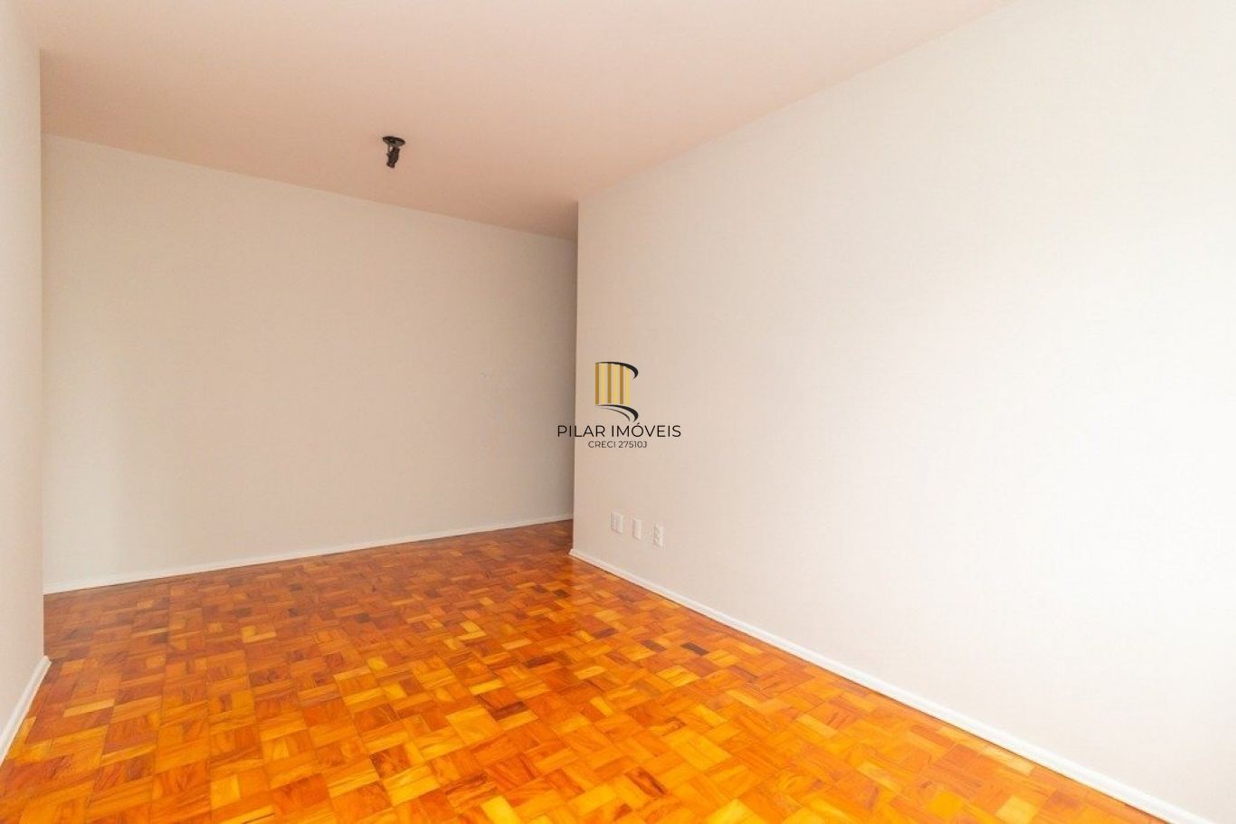 Apartamento de 2 dormitórios com 1 vaga de garagem no Bairro Santana