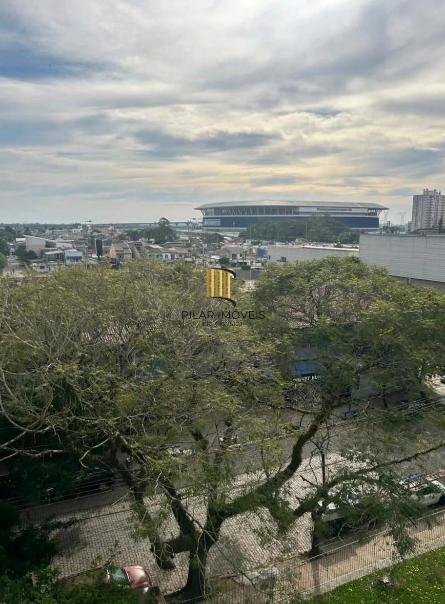 Apartamento de 2 dormitórios, 1 vaga, elevador no bairro Humaitá
