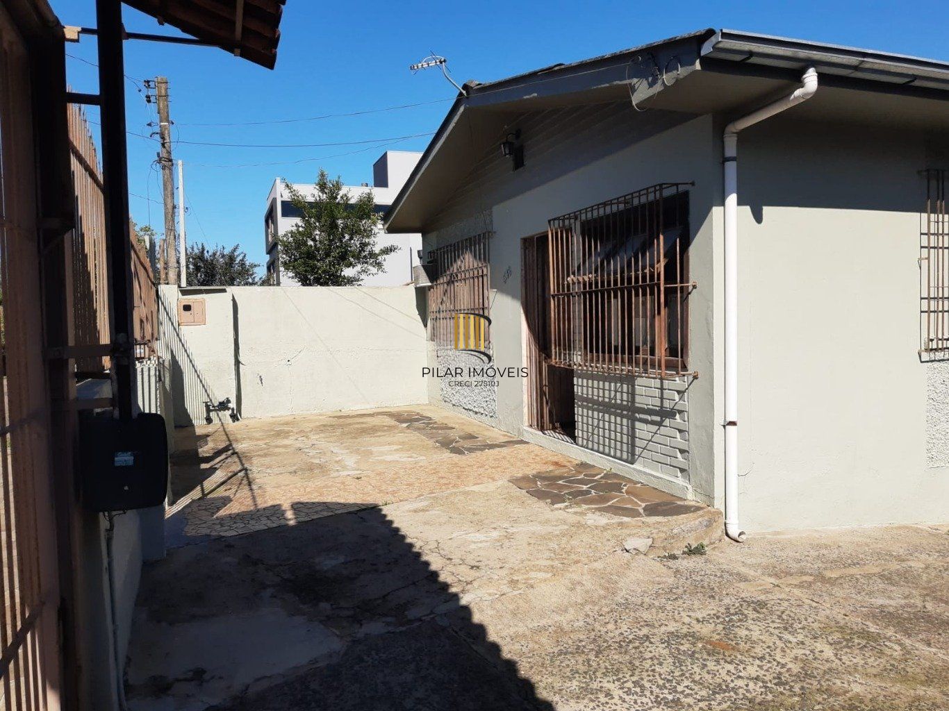 Casa com 3 quartos e 2 vagas de garagem coberta em Cachoerinha.