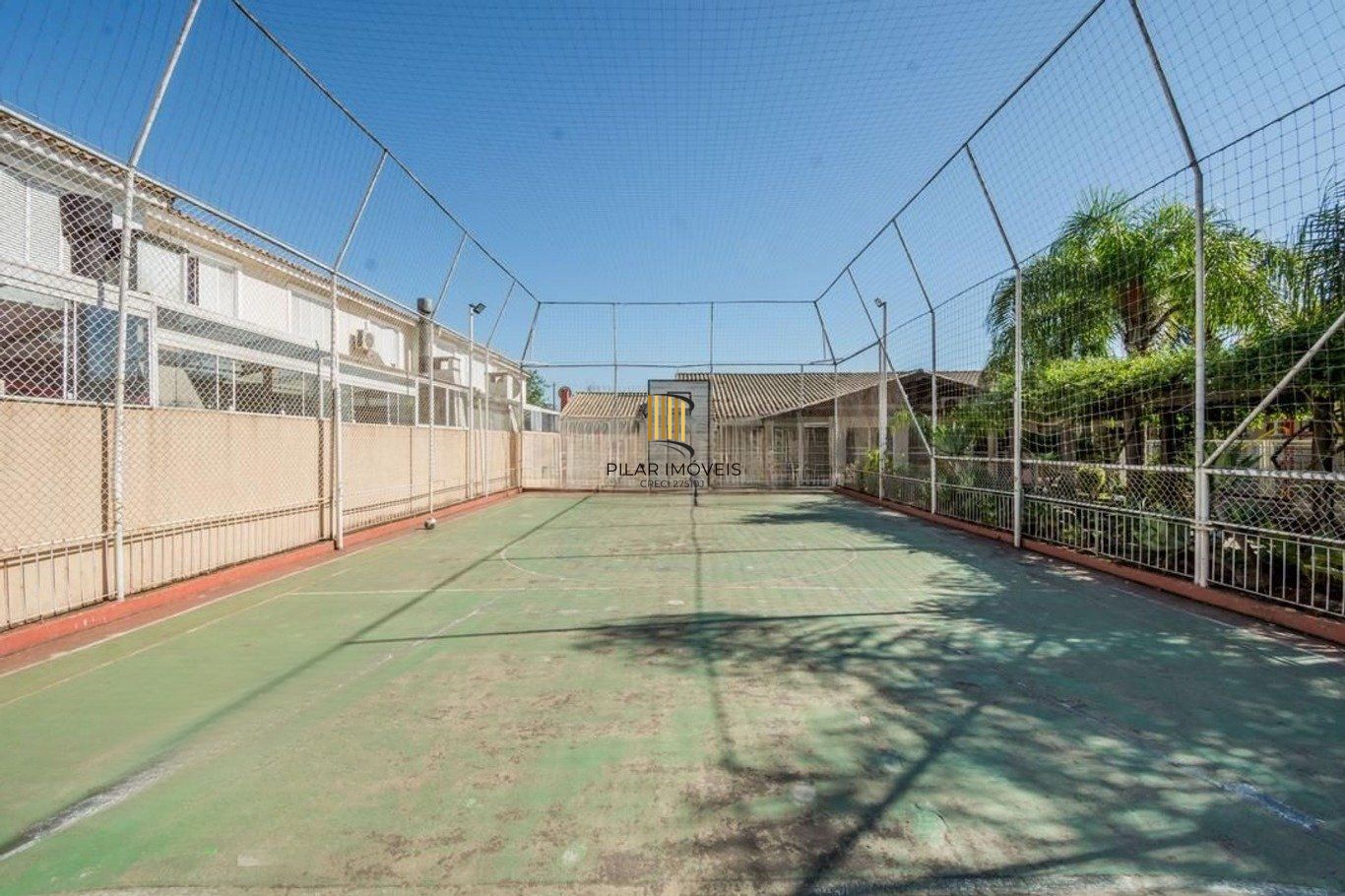 Casa em condomínio com 2 dormitórios e 2 garagem em Branco em Canoas.