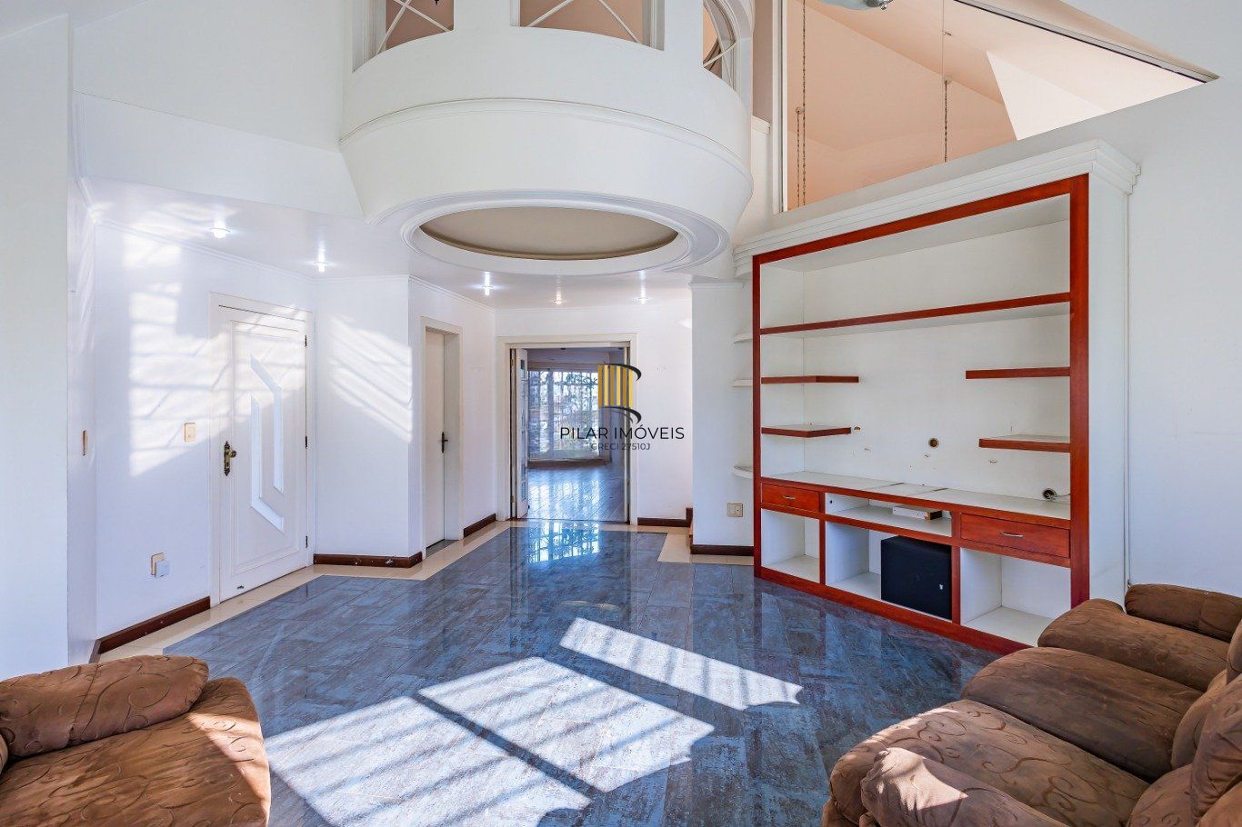 Casa com 3 dormitórios, 2 vagas de garagem no bairro Marechal Rondon em Canoas.