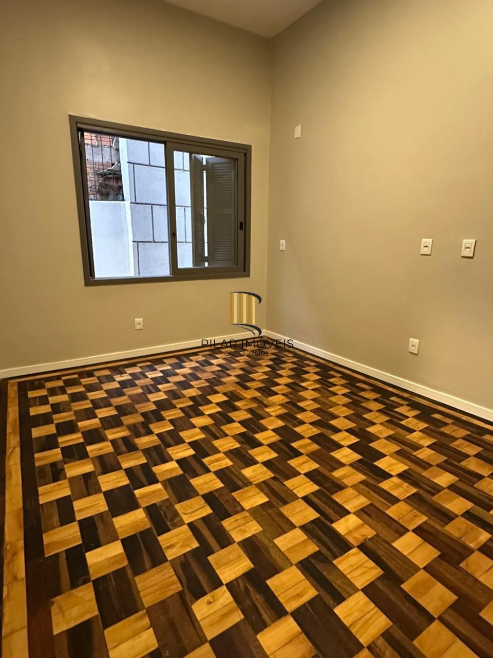 Apartamento de 2 dormitórios térreo no bairro Rio Branco