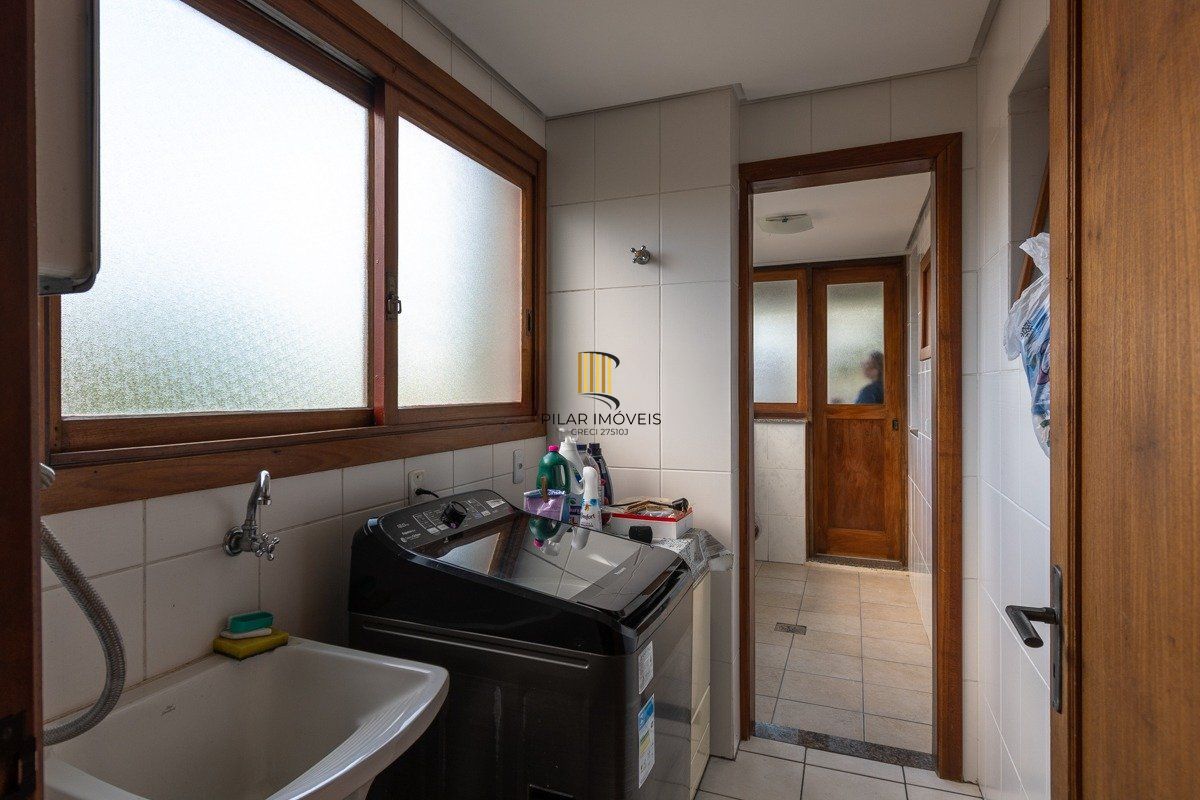 Apartamento de 3 quartos, elevador, churrasqueira, 2 vagas  no bairro Lindóia