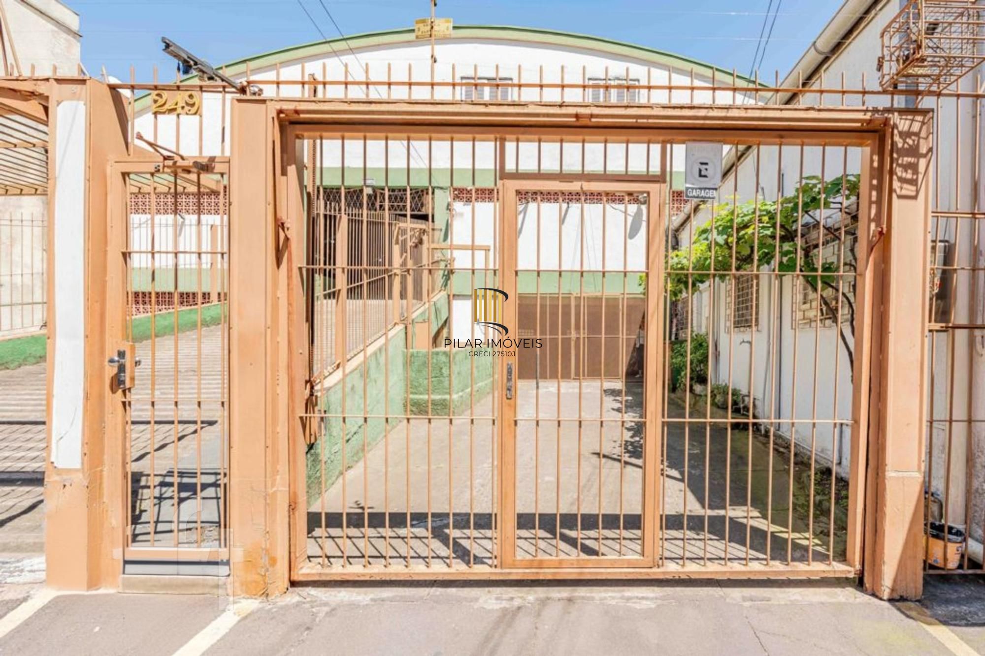 Apartamento Garden, 3 dormitórios, 1 suíte, 1 vaga, churrasqueira no bairro Santana.