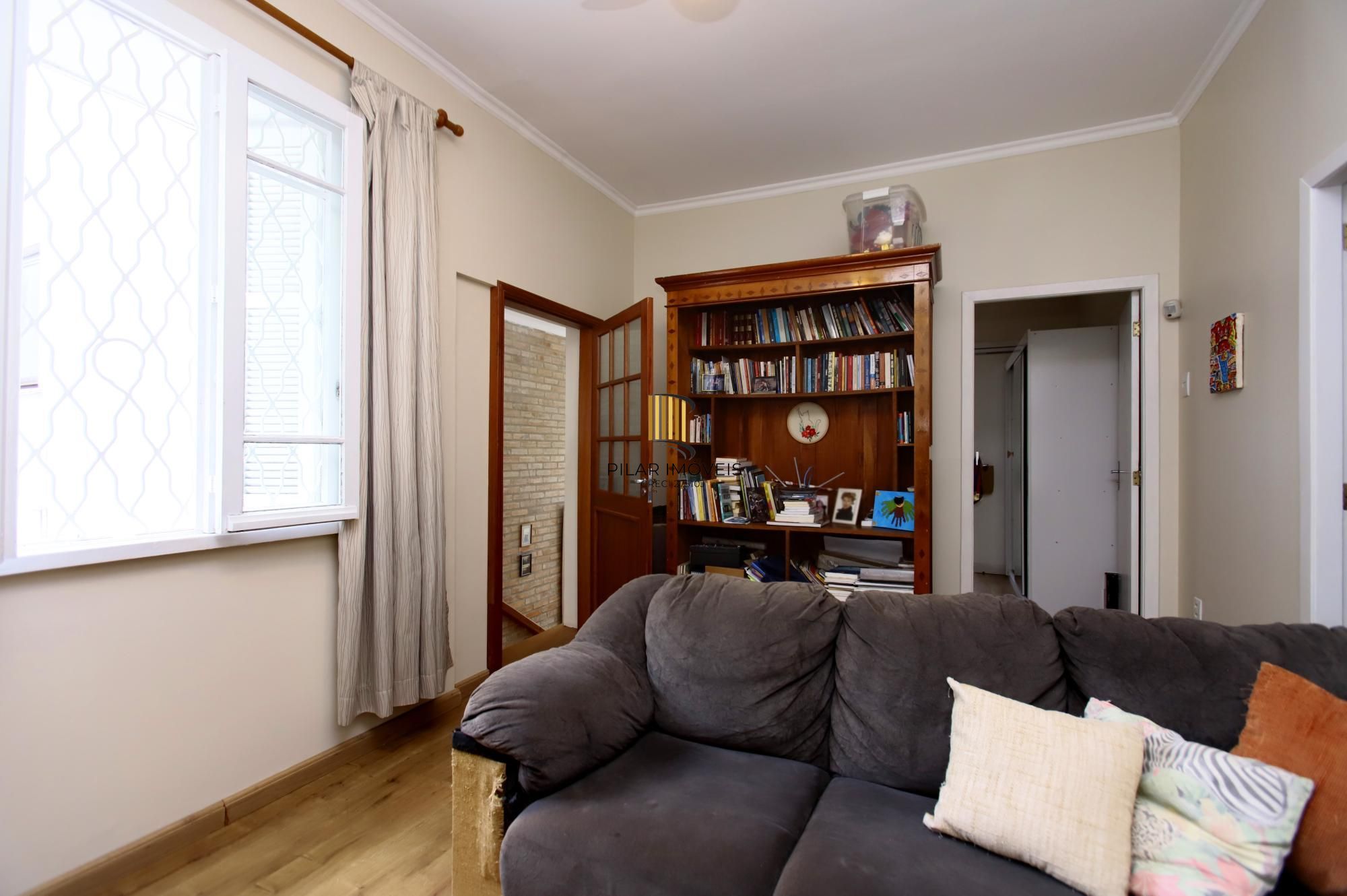 Casa de 4 quartos, 3 banheiros, 3 vagas no bairro Rio Branco