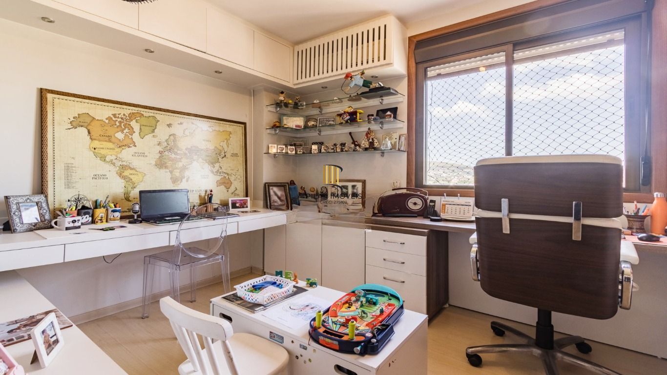 Apartamento com 3 quartos, 1 suíte, à venda no bairro Petrópolis