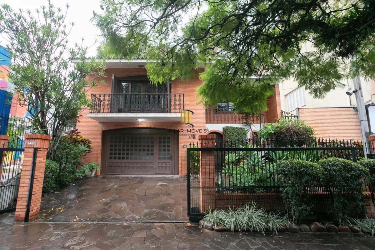 Casa à venda com 280m², 4 quartos e 2 vagas no bairro Auxiliadora