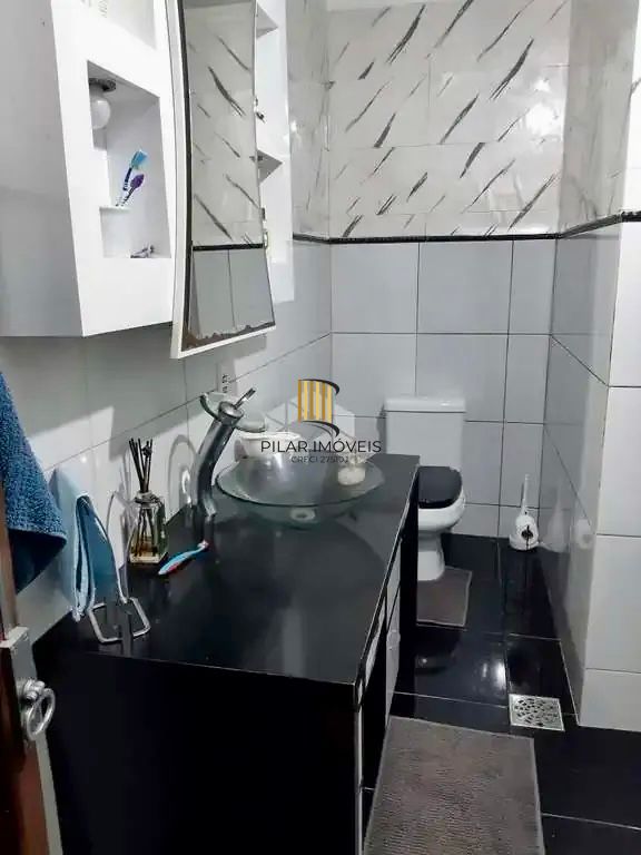 Apartamento à venda de 3 dormitórios, sacada e com 2 vagas no Bairro Rio Branco