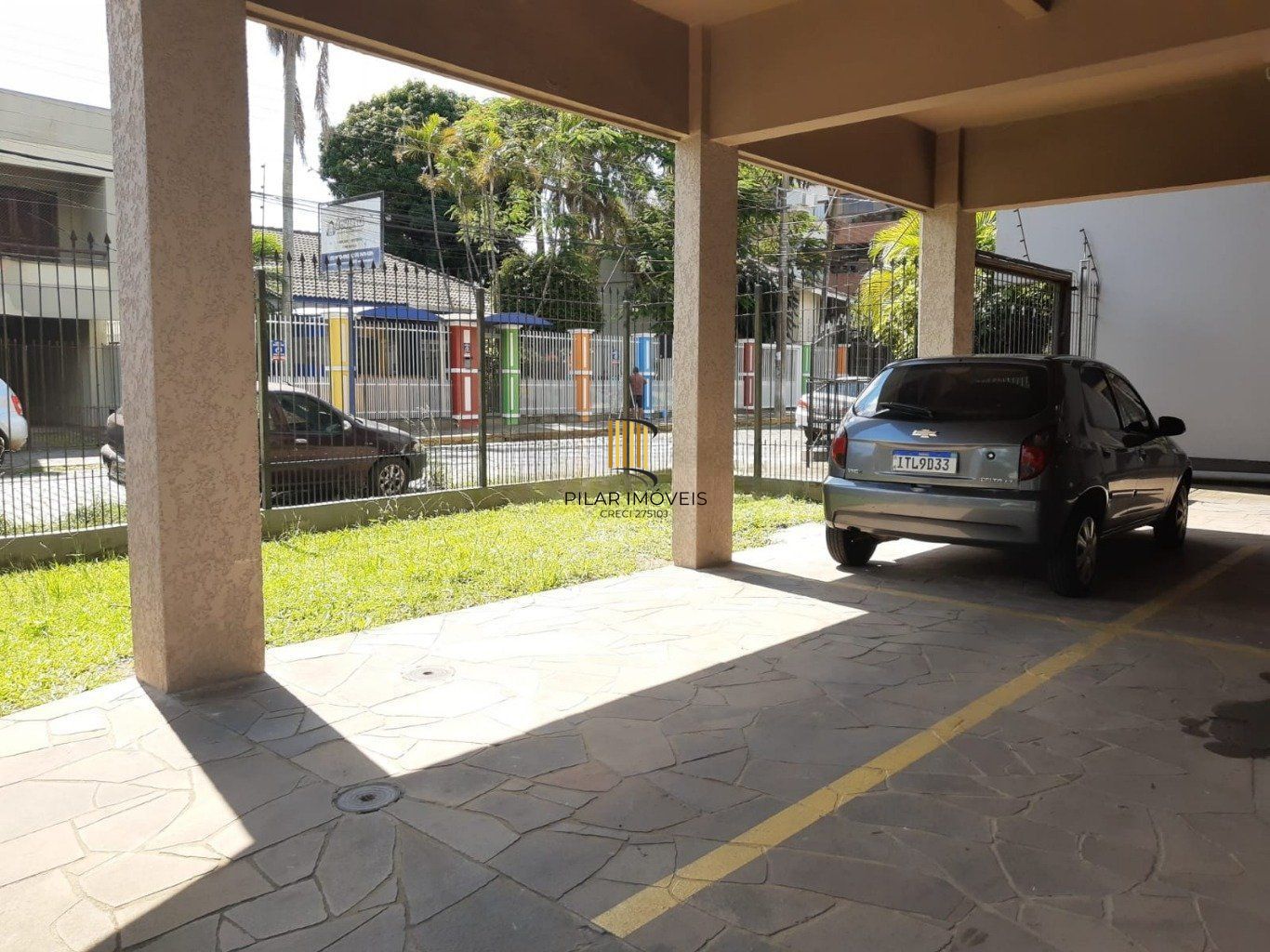 Apartamento Duplex de 2 dormitórios,  1 vaga de garagem em Cachoeirinha.