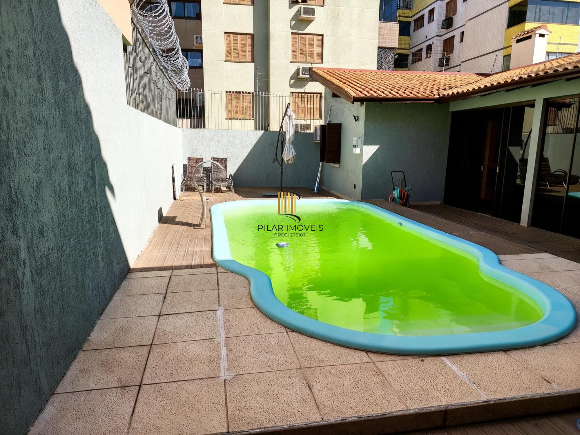 Casa com 4 quartos, piscina, vaga, churrasqueira e Sacada no bairro Jardim Itu