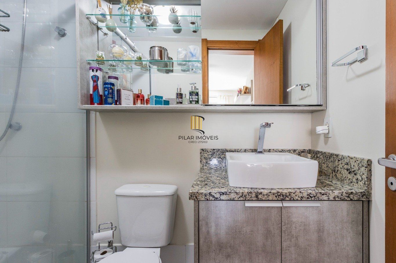 Apartamento 2 Dormitórios com Suíte, elevador e 2 Vagas no Alto Petrópolis