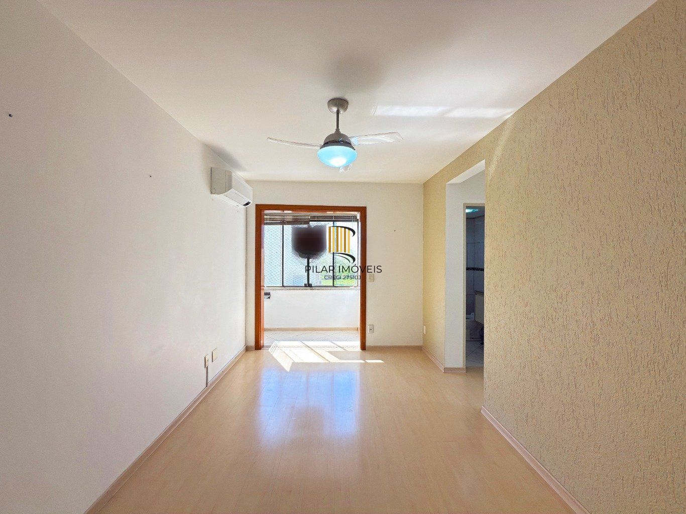 Apartamento com 2 quartos, vaga e elevador  no bairro Sarandi.