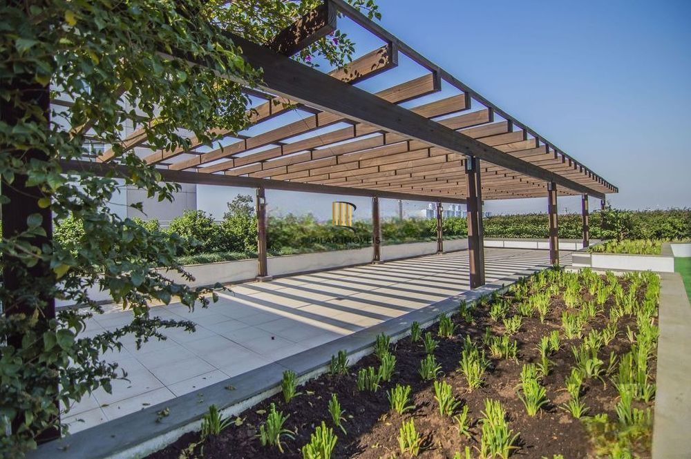 Apartamento de 2 quartos, 1 suíte, elevador e 1 vaga no bairro Humaitá.