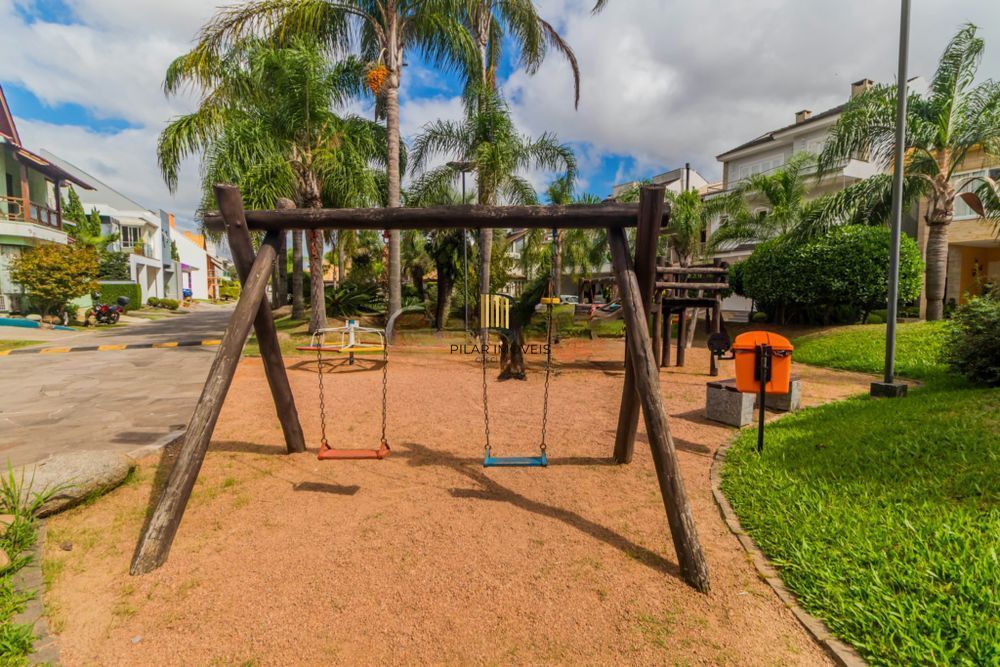 Casa em Condomínio com 4 quartos, 1 suíte e 300m² à venda em Ecoville.