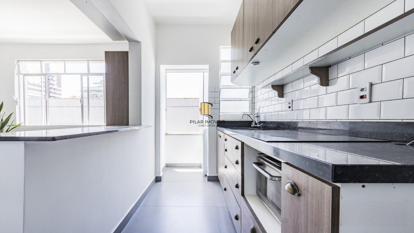 Apartamento de 1 dormitório no bairro Menino Deus em Porto Alegre.