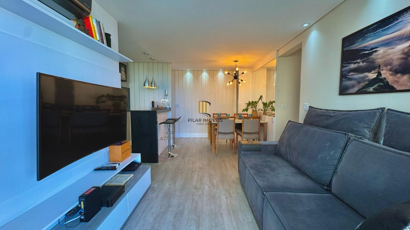 Apartamento mobiliado de 2 dormitórios no bairro Petrópolis