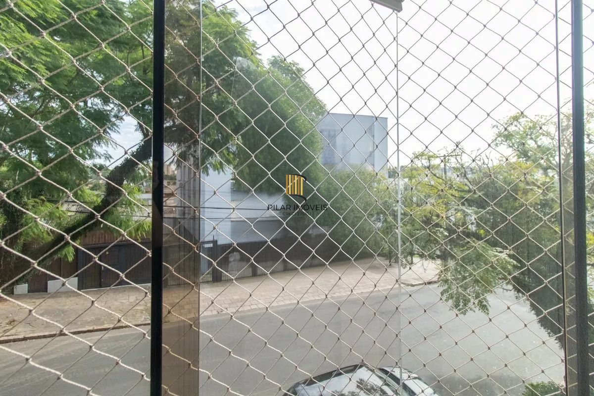 Apartamento 2 dormitórios no Partenon com sacada e 60m²