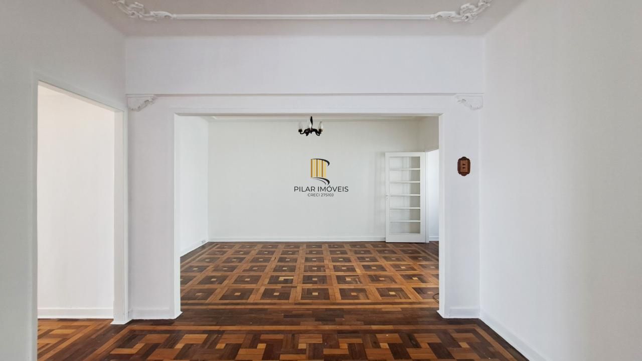 Apartamento 3 Dormitórios, 123m², Último Andar com Vista para o Guaíba