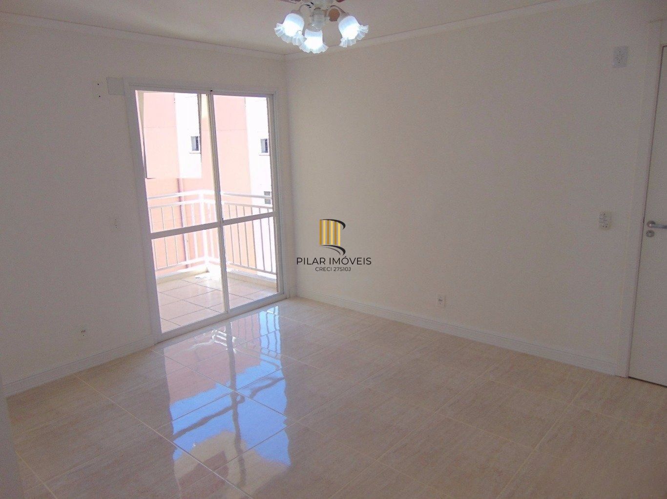 Apartamento de 2 dormitórios e 1 vaga de garagem em Canoas.