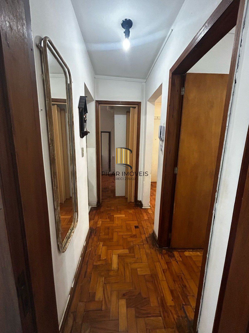 Apartamento à venda terreo com pátio  2 dormitórios no bairro Menino Deus