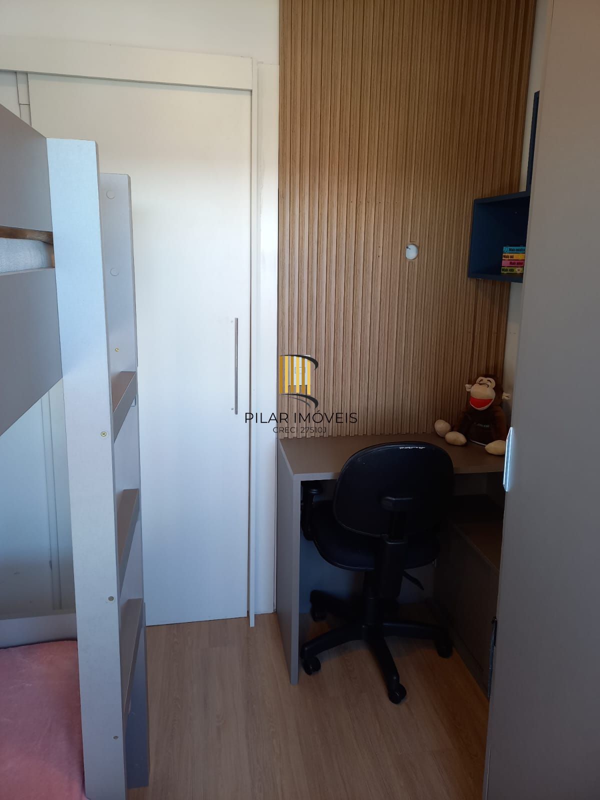 Apartamento de 2 dormitórios , 1 vaga coberta no bairro São Sebastião