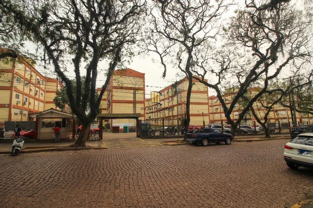 Apartamento com 2 quartos, portaria 24 horas e churrasqueira no bairro Camaquã.