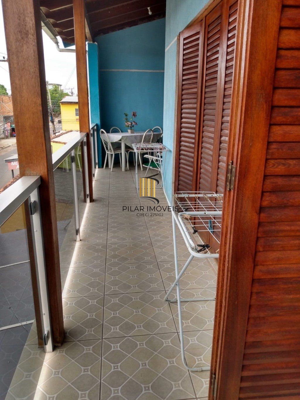 Casa com 3 dormitórios e 3 vagas de garagem em  Cachoeirinha.