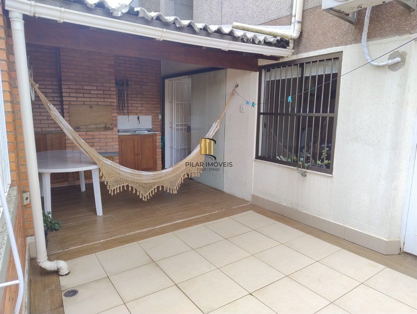 Apartamento 3 quartos com suíte e pátio com 2 vagas no Bairro Passo da Areia