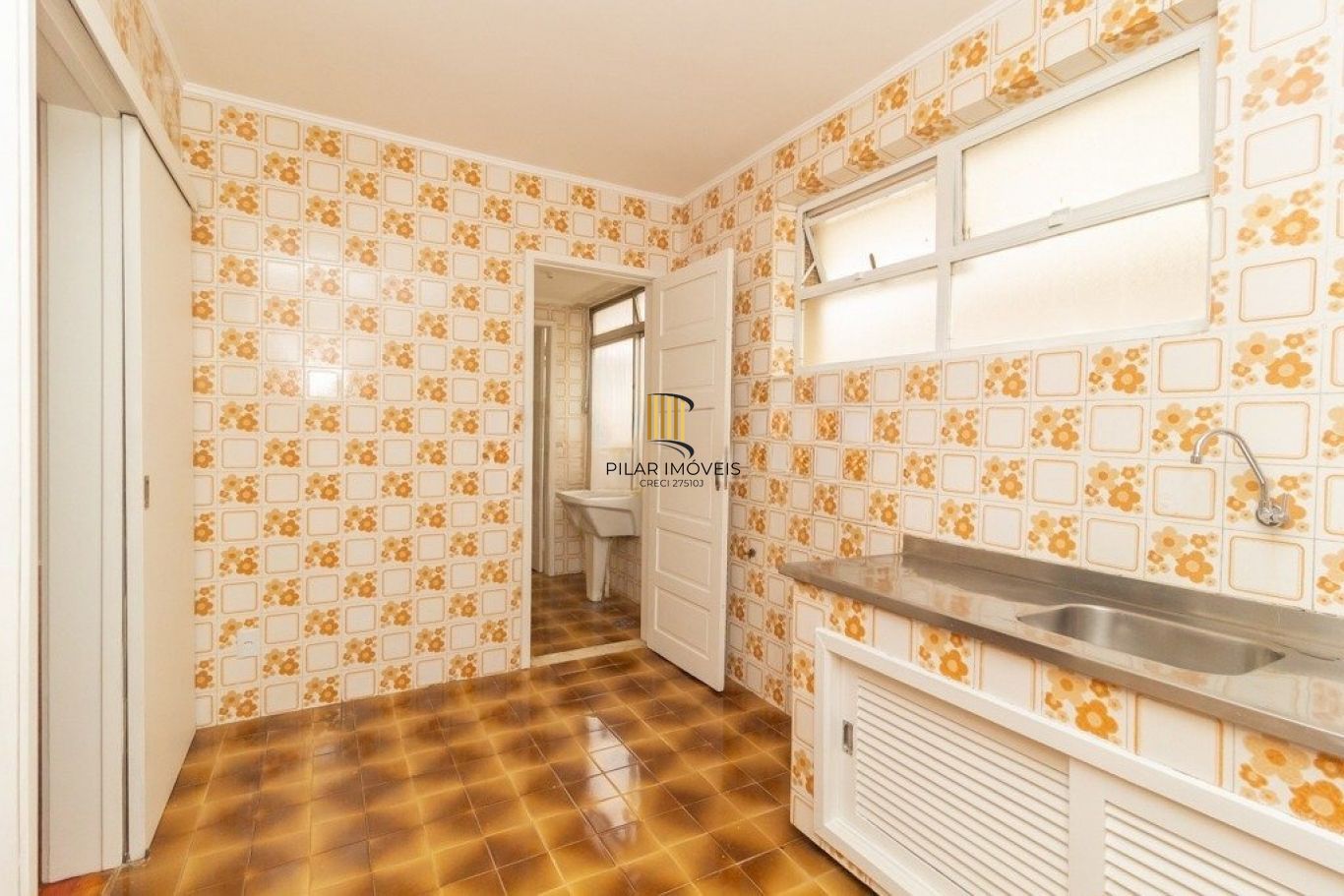 Apartamento de 2 dormitórios com 1 vaga de garagem no Bairro Santana