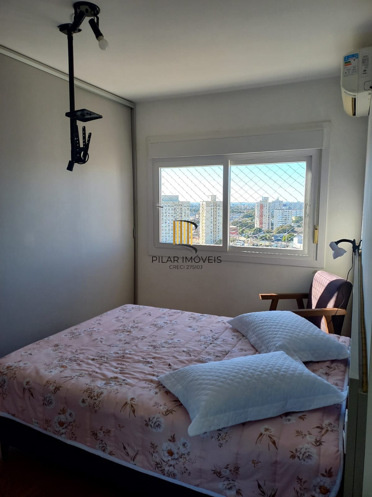 Apartamento de 2 dormitórios , 1 vaga coberta no bairro São Sebastião