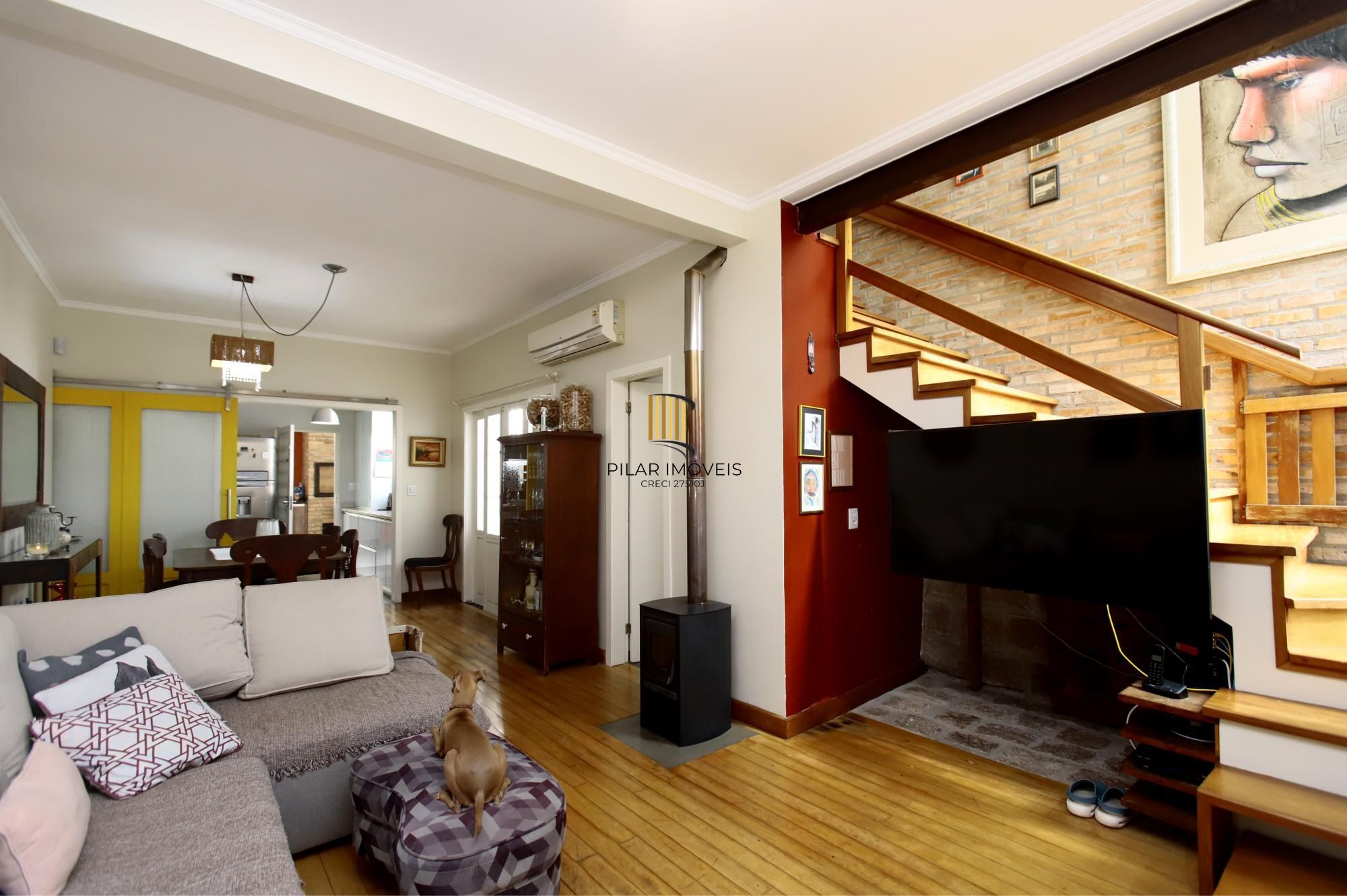 Casa de 4 quartos, 3 banheiros, 3 vagas no bairro Rio Branco