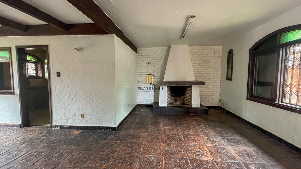 Casa com 5 quartos, 5 vagas e 265m² à venda no bairro Tristeza.