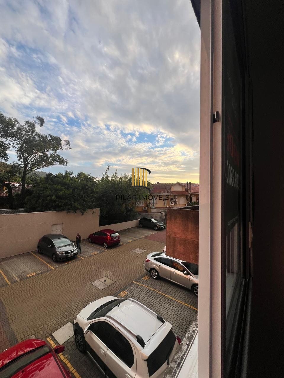 Apartamento 2 Dormitórios, com Elevador e Vaga no Morro Santana