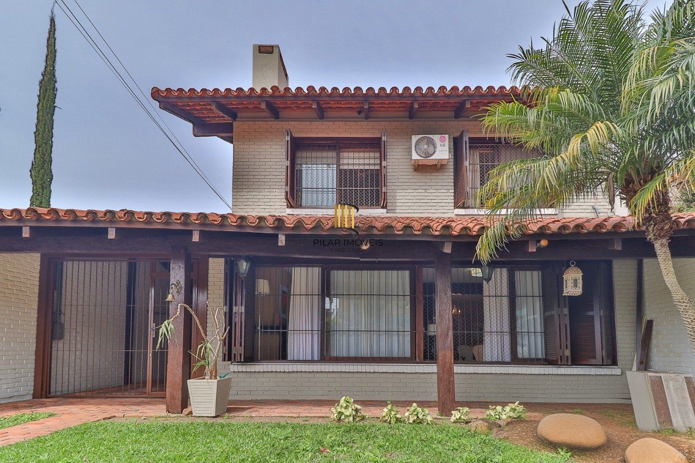 Casa de 3 dormitórios bairro Ipanema