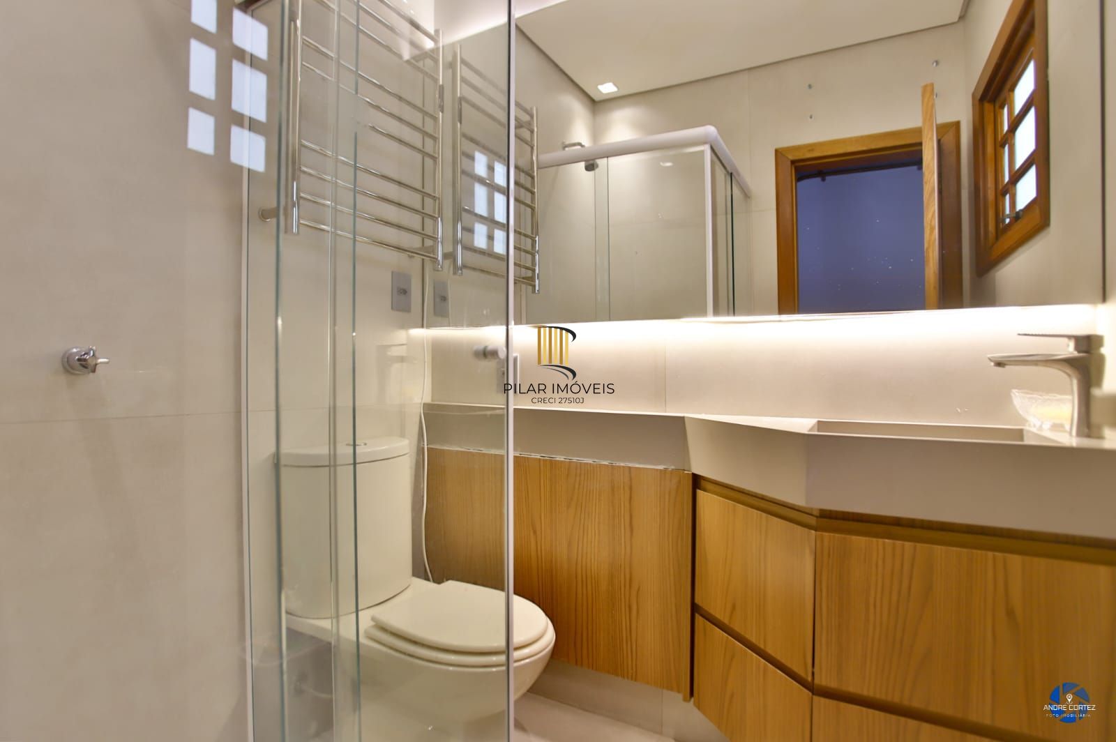 Casa com 4 dormitórios no Bairro Chácara das Pedras