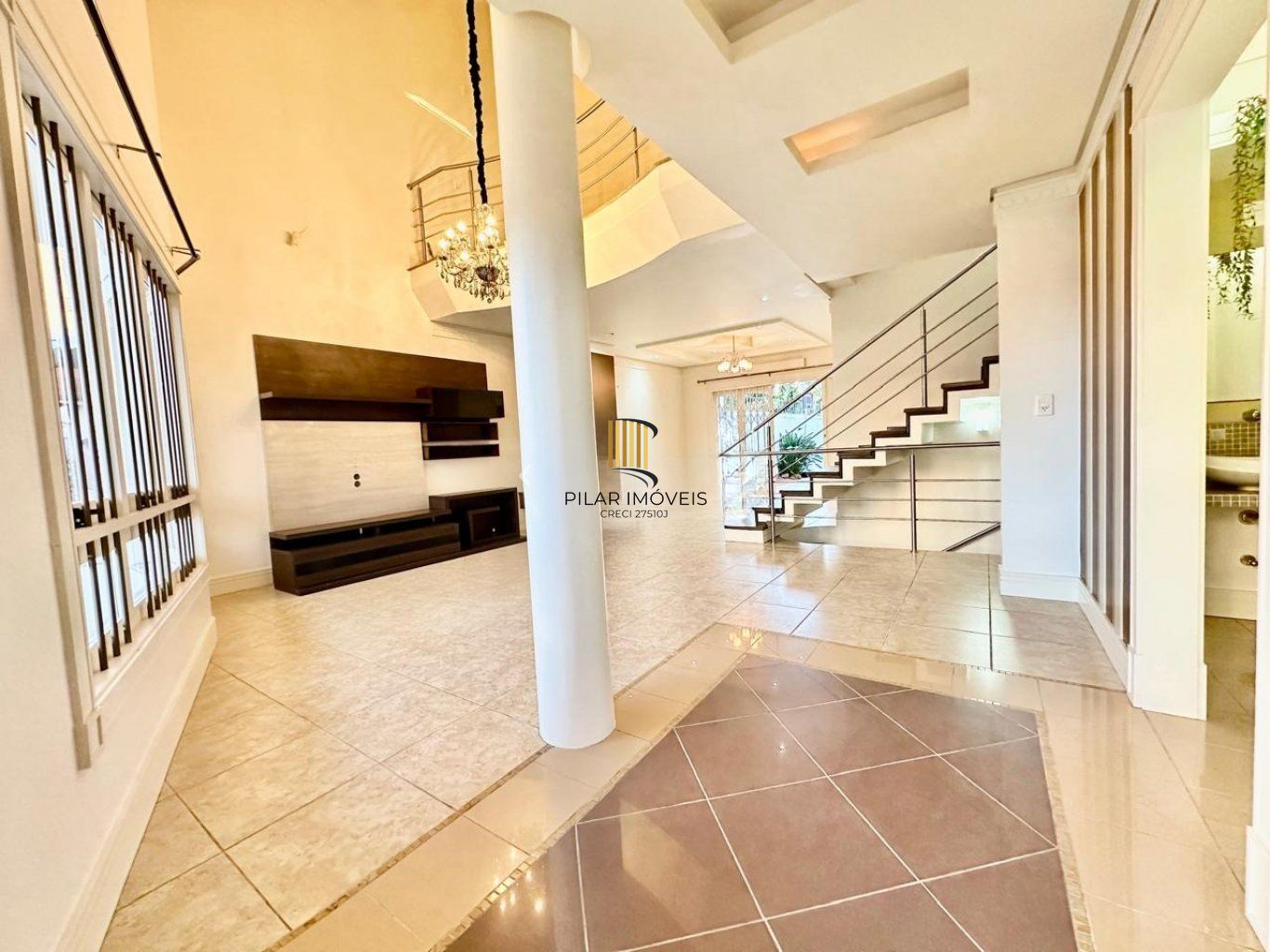 Casa de 3 dormitórios, 2 vagas de garagem em Canoas