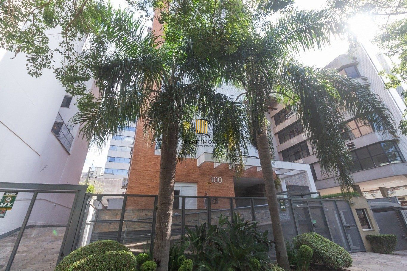 Apartamento com 1 dormitório e 1 vaga de garagem no Bairro petrópolis