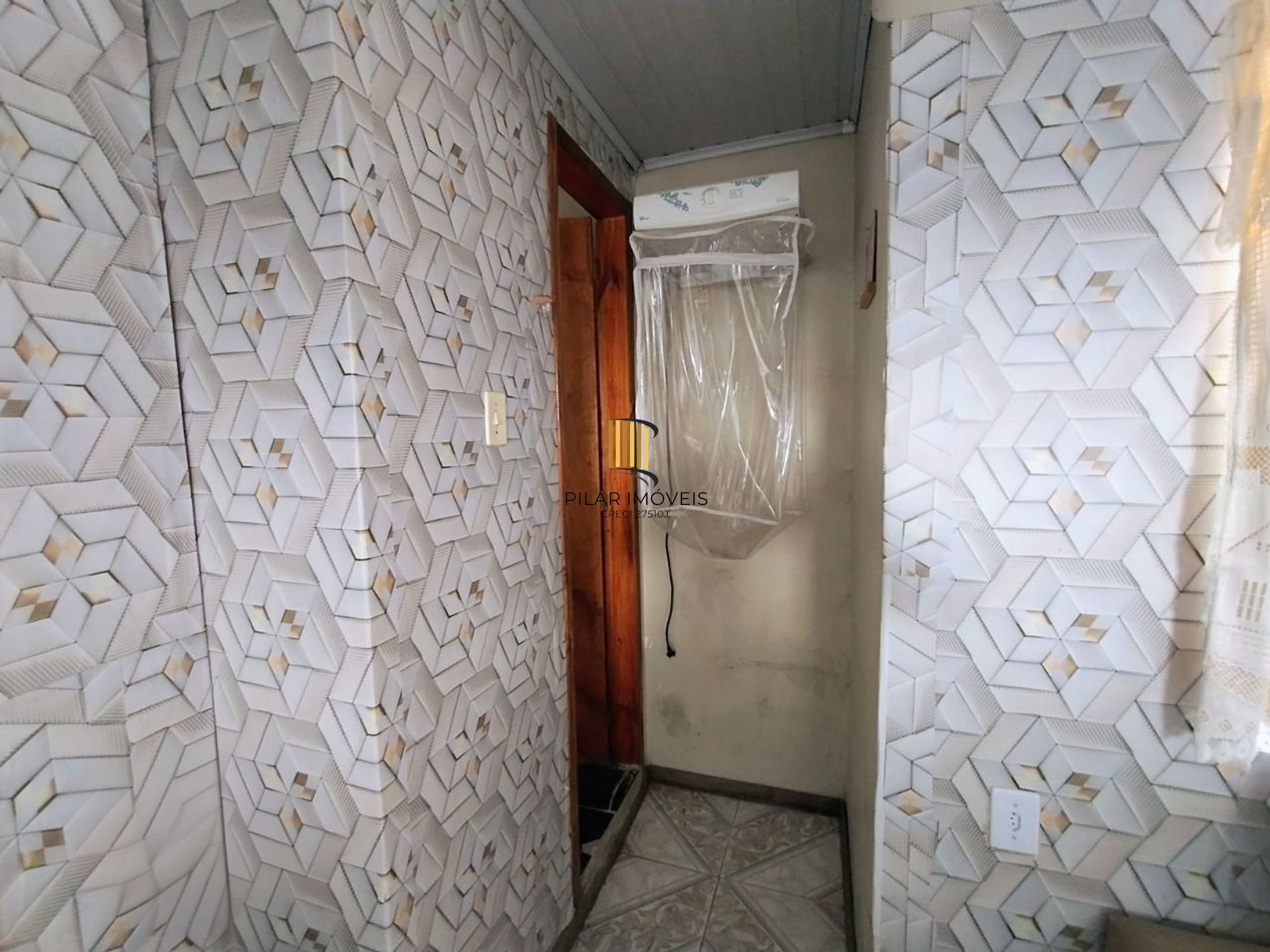 Casa de 3 dormitórios e 4 vagas de garagem em Canoas.