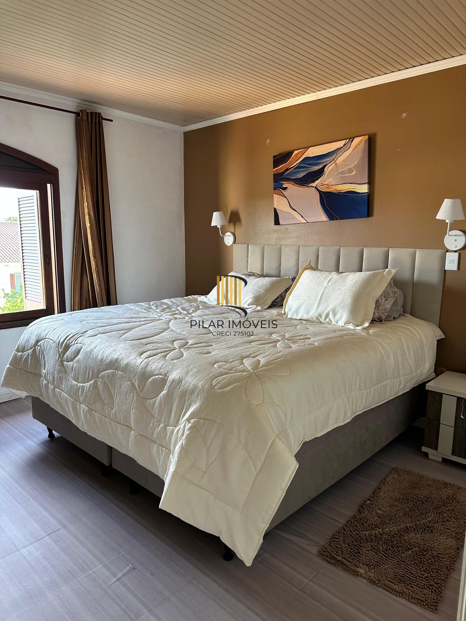 Casa com 3 quartos e 220m² à venda em Parque Santa Fé, Porto Alegre.