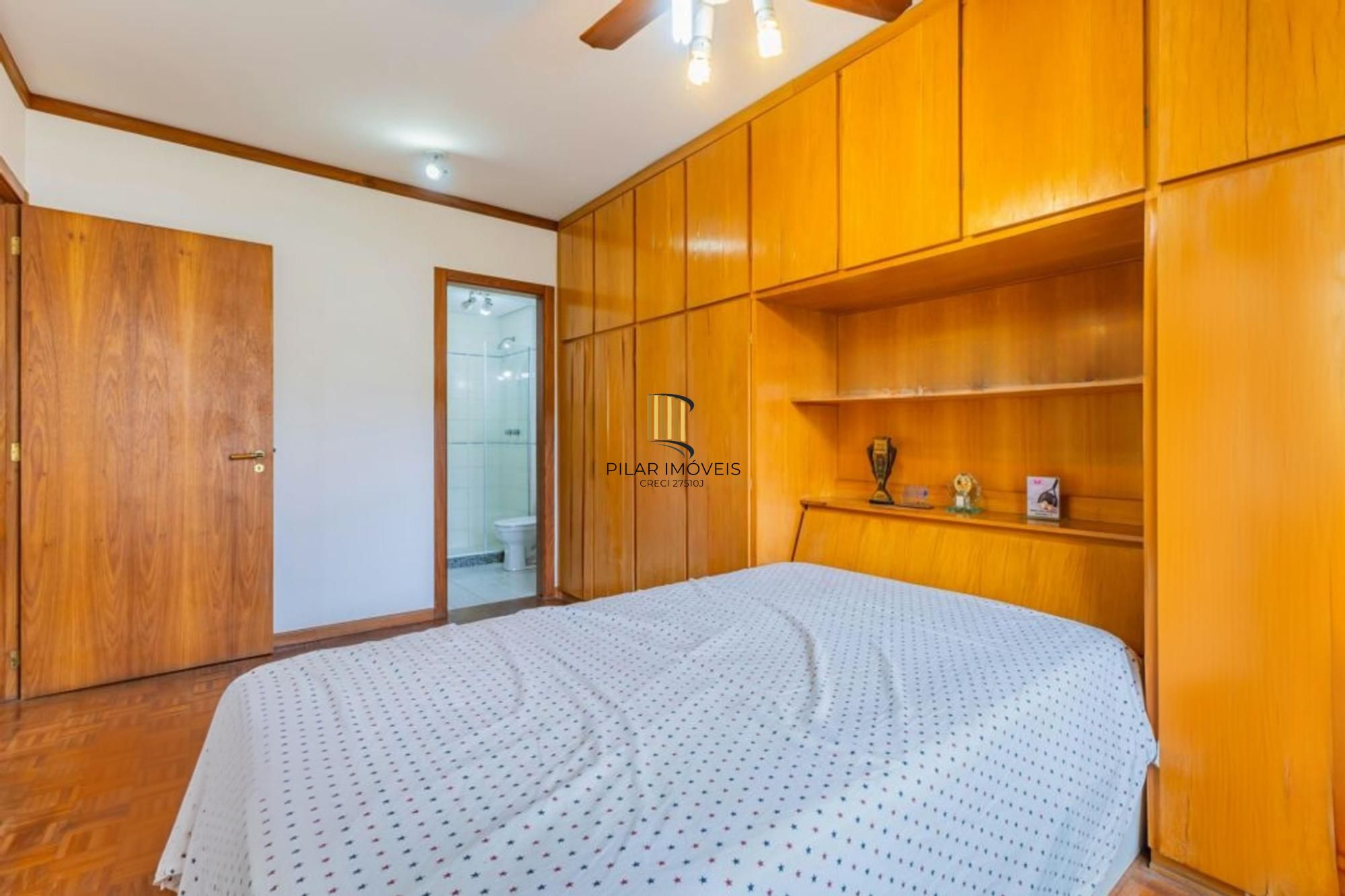 Apartamento com 3 quartos, 1 suíte, 3 vagas e elevador no Bairro São João.