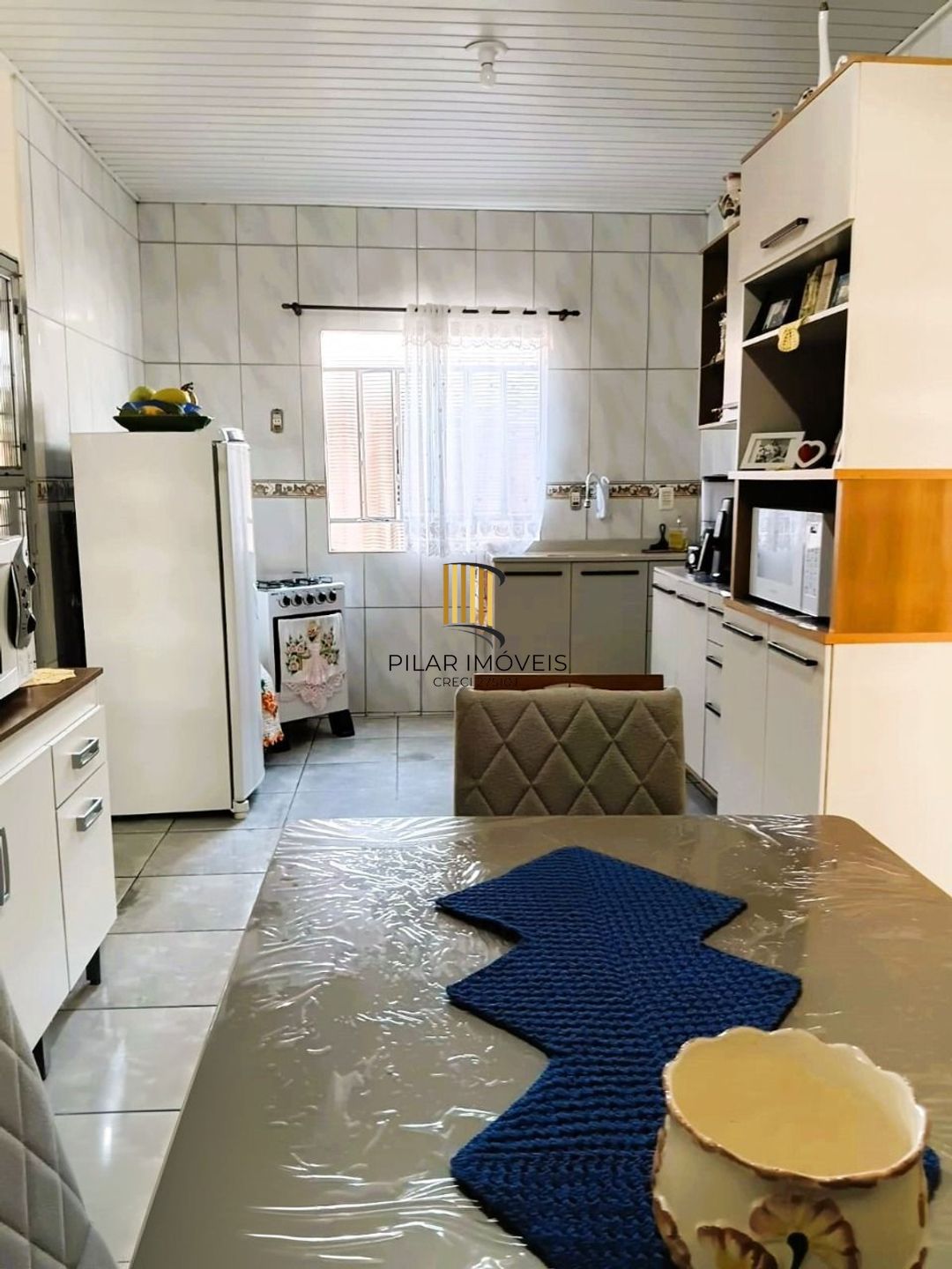 Casa de 3 dormitórios e 2 vagas de garagem em Canoas.