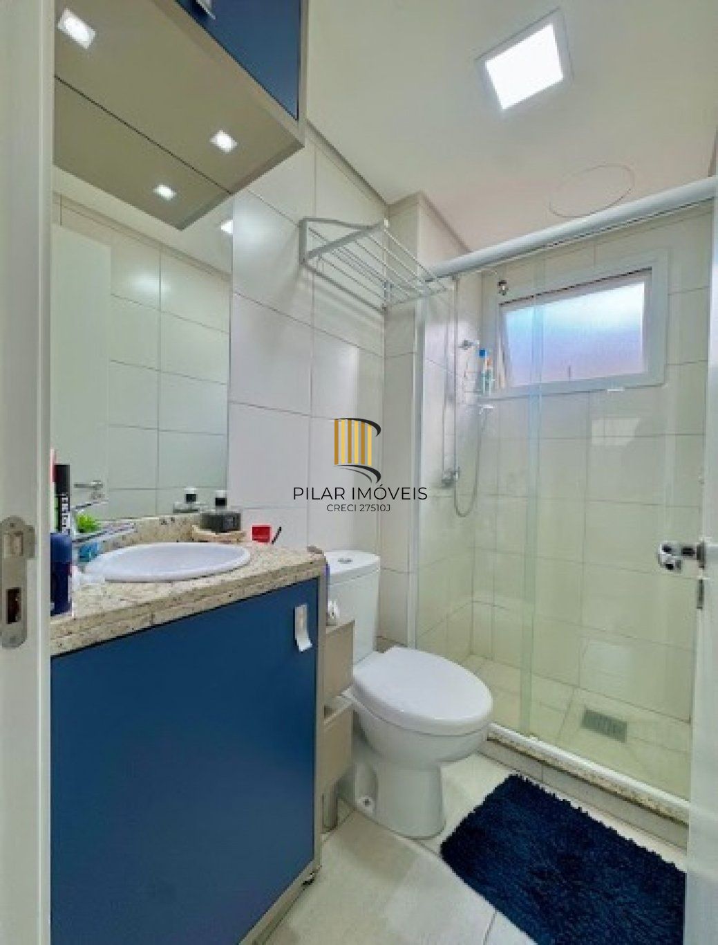 Apartamento semi mobiliado de 2 dormitórios bairro Bom Fim