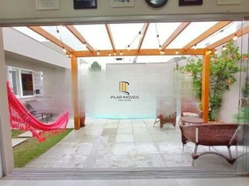 Casa 3 dormitórios no bairro Mário Quintana