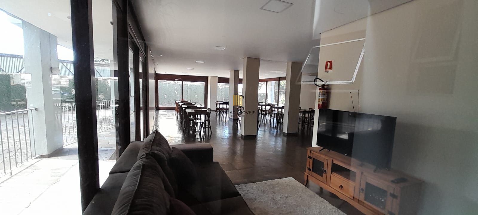 Apartamento de 1 quarto, elevador, 1 vaga coberta no bairro Partenon