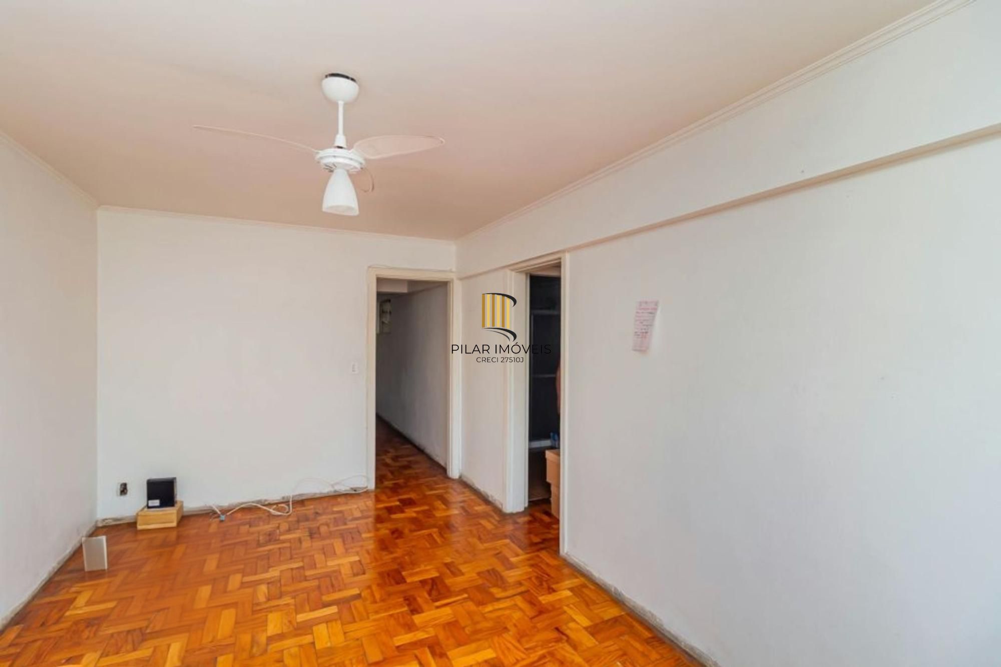 Apartamento com 2 quartos, elevador semi mobiliado no bairro Floresta.