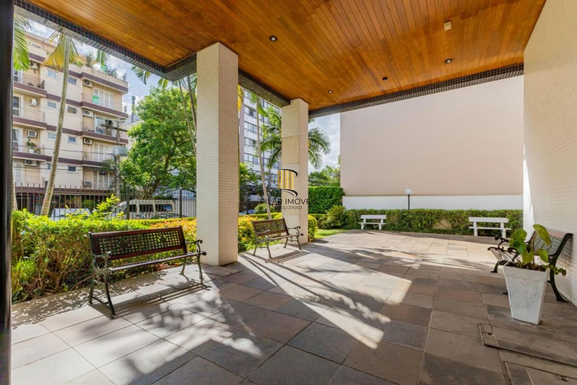 Apartamento com 3 quartos, 1 suíte, 3 vagas e elevador no Bairro São João.