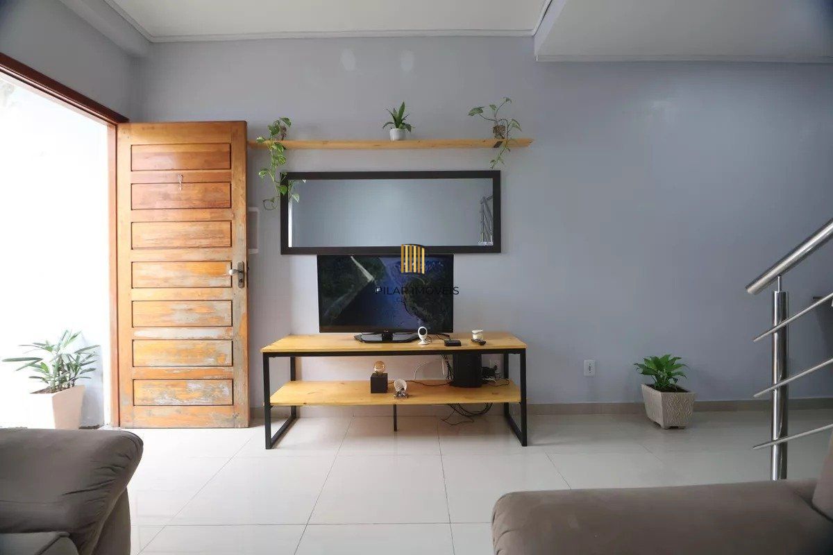 Casa de 2 quartos e 2 vagas de garagem no bairro São José Canoas.