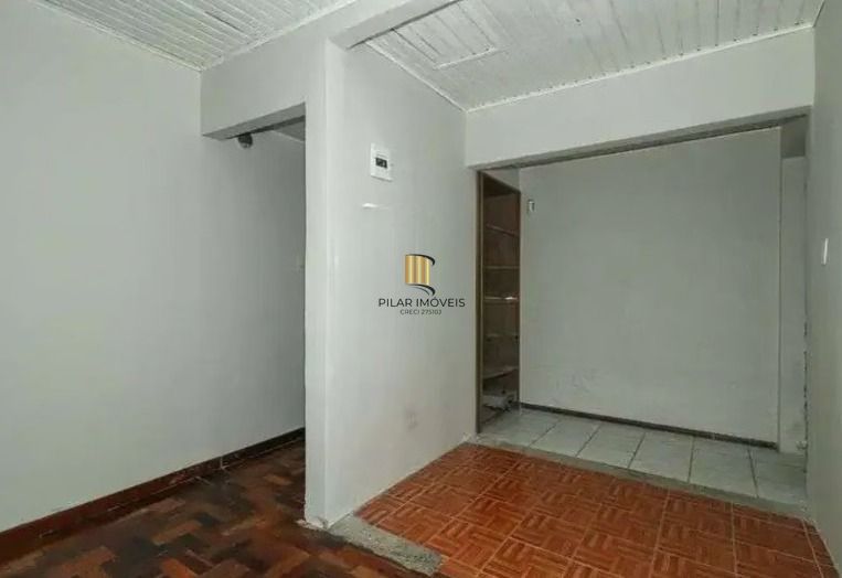 Casa de 3 quartos, 2 banheiros, 2 vagas no bairro Jardim Leopoldina