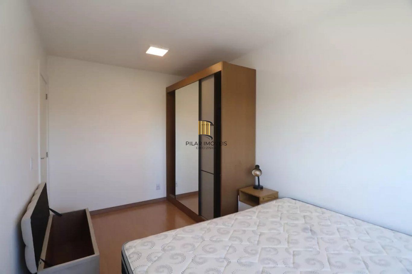 Apartamento de 2 dormitórios e 1 vaga de garagem em Canoas.