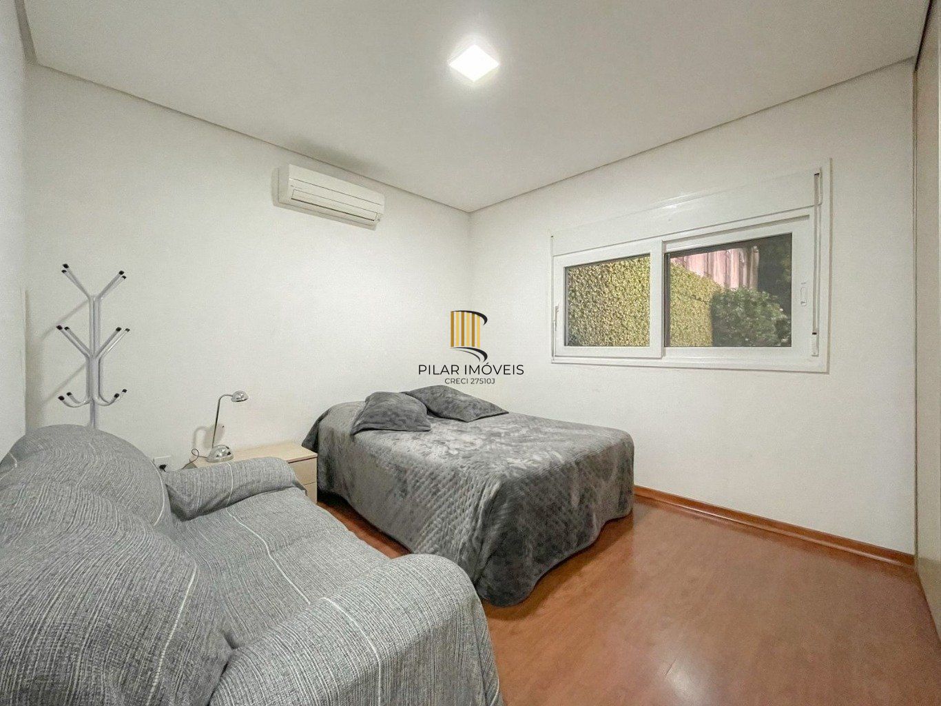 Casa com 4 quartos e 339m² à venda em Santa Tereza, Porto Alegre.